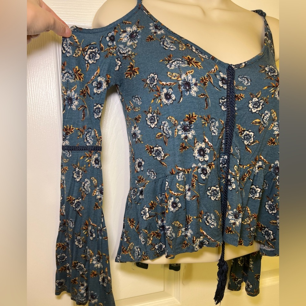 Xhilaration Blue Floral Blouse XS